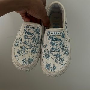 Adidas goofy surfing